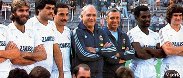 Rancoma_'s tweet image. 26 de julio de 1983. Presentación del Madrid para la temporada 1983-84. Don Alfredo Di Stéfano, al frente del equipo.
📸 Boletín Real Madrid.
