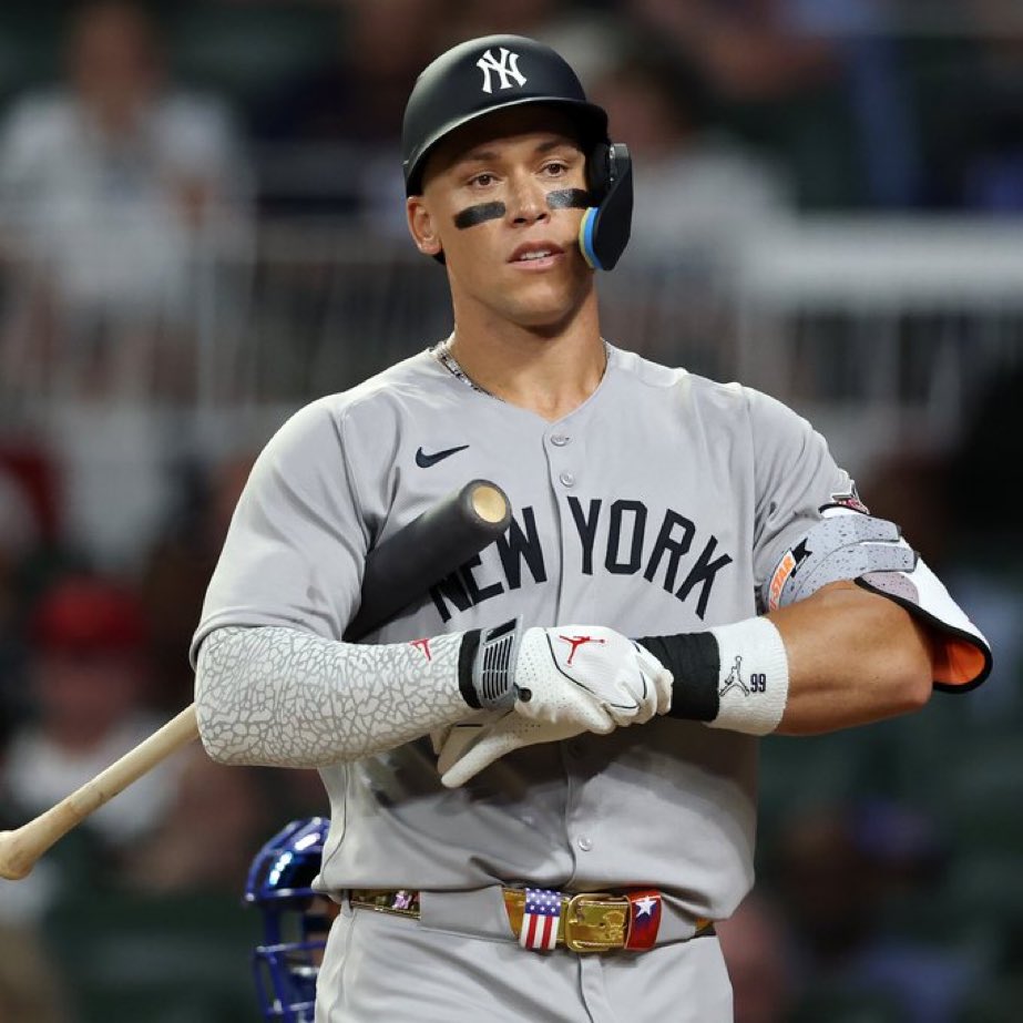 EitanBenezra's tweet image. Aaron Judge no está en el lineup de Yankees del sábado.

Tiene molestias en el codo.

Se encienden las alarmas en el Bronx!!!!

🚨🚨🚨🚨🚨🚨🚨🚨🚨🚨🚨🚨🚨