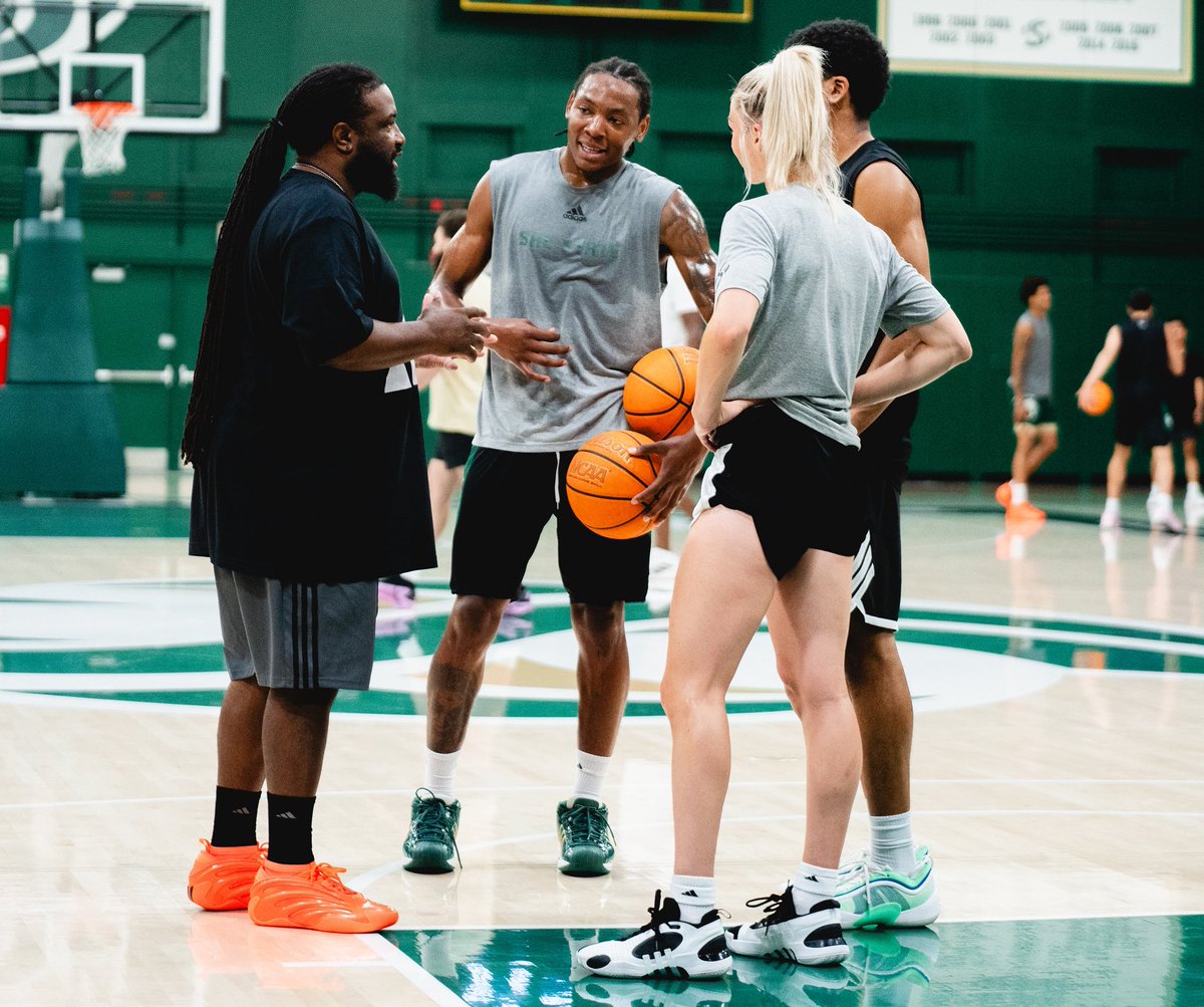 SacHornetsMBB's tweet image. Joint practice! @SacHornetsMBB 🤝@SacStateWBB 

#StingersUp