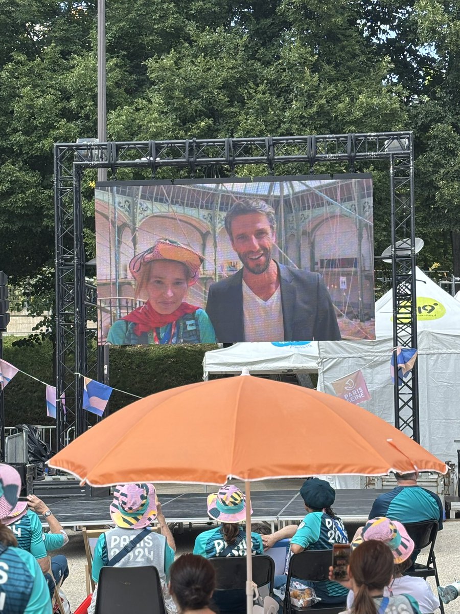 FrancoisDagnaud's tweet image. Un an après, l’esprit de fraternité des #JOP24 Est au rendez-vous à #Stalingrad. Les volontaires de @Paris2024 se retrouvent pour faire vivre l’héritage des Jeux ! Merci à tous de continuer à faire vivre la flamme depuis le 19e !