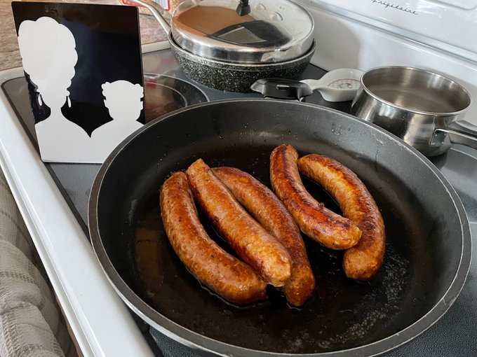 I'm Walter.  Barbara made my favourite sausages for me today.  It is going to be a good day!  Ok.  Thank you.

#breakfast #sausages #comedy #California #podcast #Florida #weekend #writer #BarbaraandWalter #food #Toronto #Ohio #Halifax #Saturday