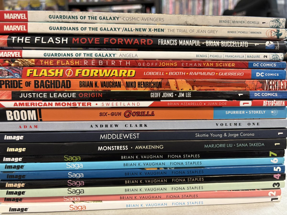 TheComicHunter's tweet image. Just bought a nice collection of used books for the shop. Budget friendly!