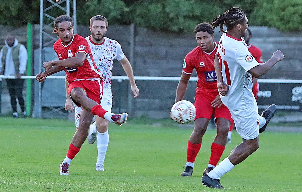NickyHayesPhoto's tweet image. To view a selection of images from last night's @EssexSenior clash between @EnsignOfficial and @SoulTHFC visit nickyhayes.com @CJPhillips1982 Echo
