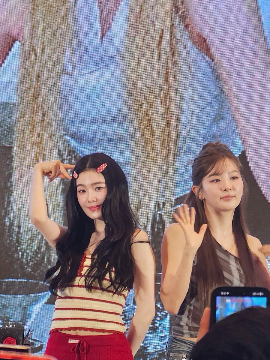 myseulgi0210's tweet image. 250726 Shanghai #IRENE #SEULGI so cute π₯Ήππ»
#REDVELVET