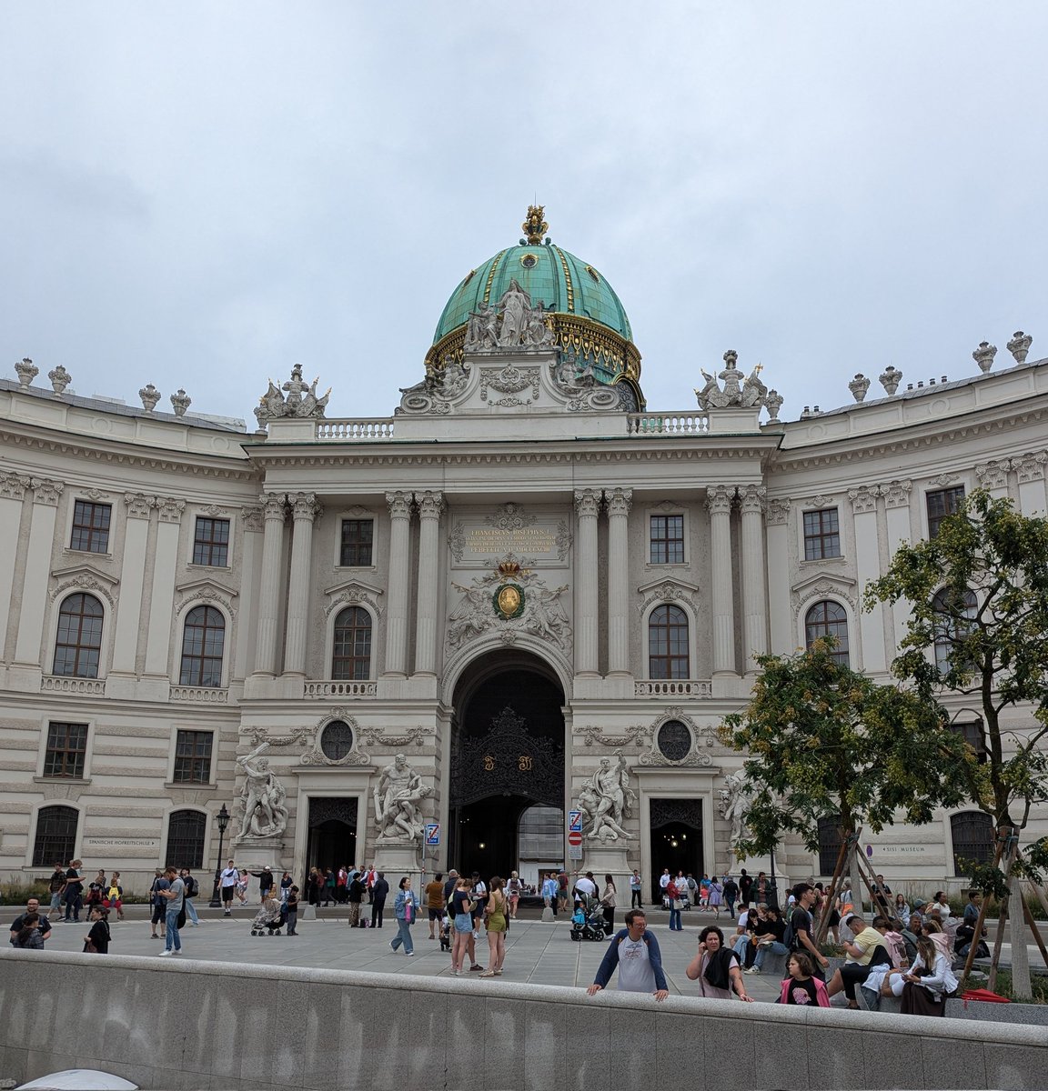 ChtSutAntiques's tweet image. A bit of culcha in Vienna, today...
Oh, have a good weekend, by the way...
Shop open 10 - 3.30, as usual...