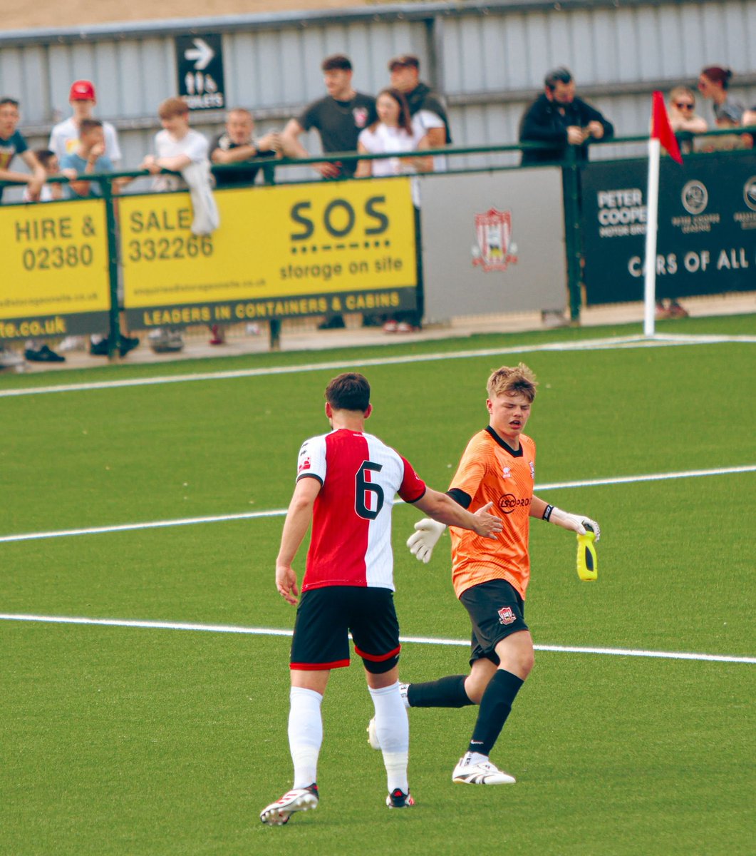 sholingfc's tweet image. πΈ | Well deserved debut, Josh ππ§€
#UpTheBoatmen π’
#PrideOfEastSouthampton π΄βͺοΈ