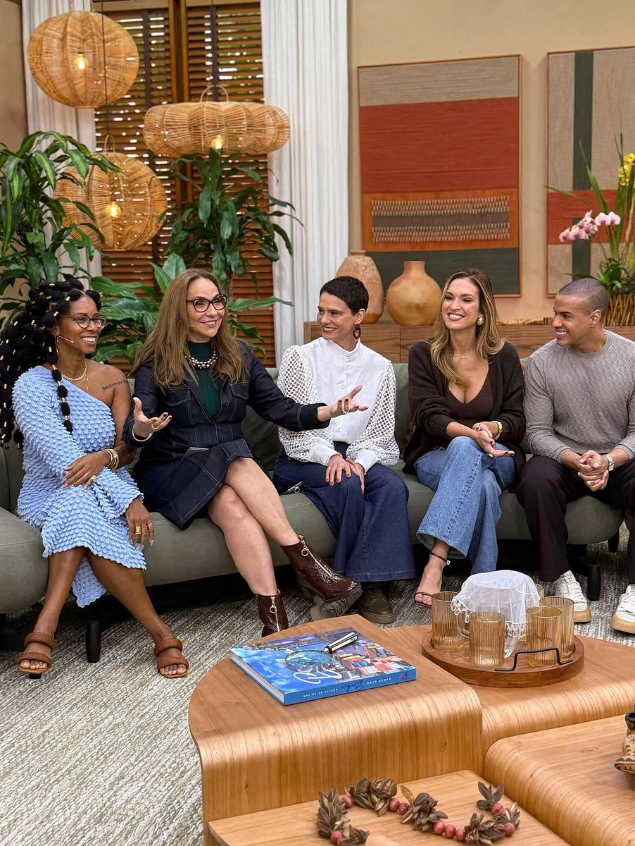centralmalugall's tweet image. Malu Galli participou do É de Casa neste sábado ao lado de Maria Beltrão, Thiago Oliveira, Talitha Morete e Rita Batista.
Uma manhã especial cheia de leveza e bons momentos!

#malugalli