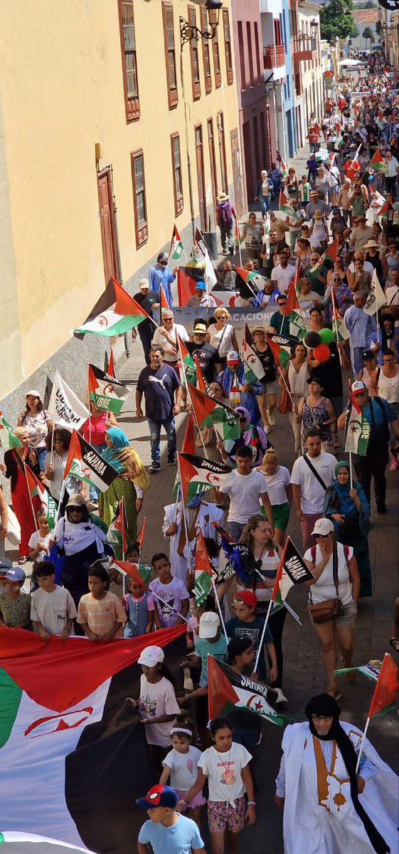 AnticapiCanaria's tweet image. El sábado 26 de julio nos hemos manifestado en Tenerife apoyando al pueblo saharaui, convocó @CEASsahara Canarias.
Exijamos al gobierno que garantice la autodeterminación del pueblo saharaui, a casi 50 años de los Acuerdos de Madrid de 14/11/1975 de la venta del Sáhara.
🇪🇭 🇪🇭