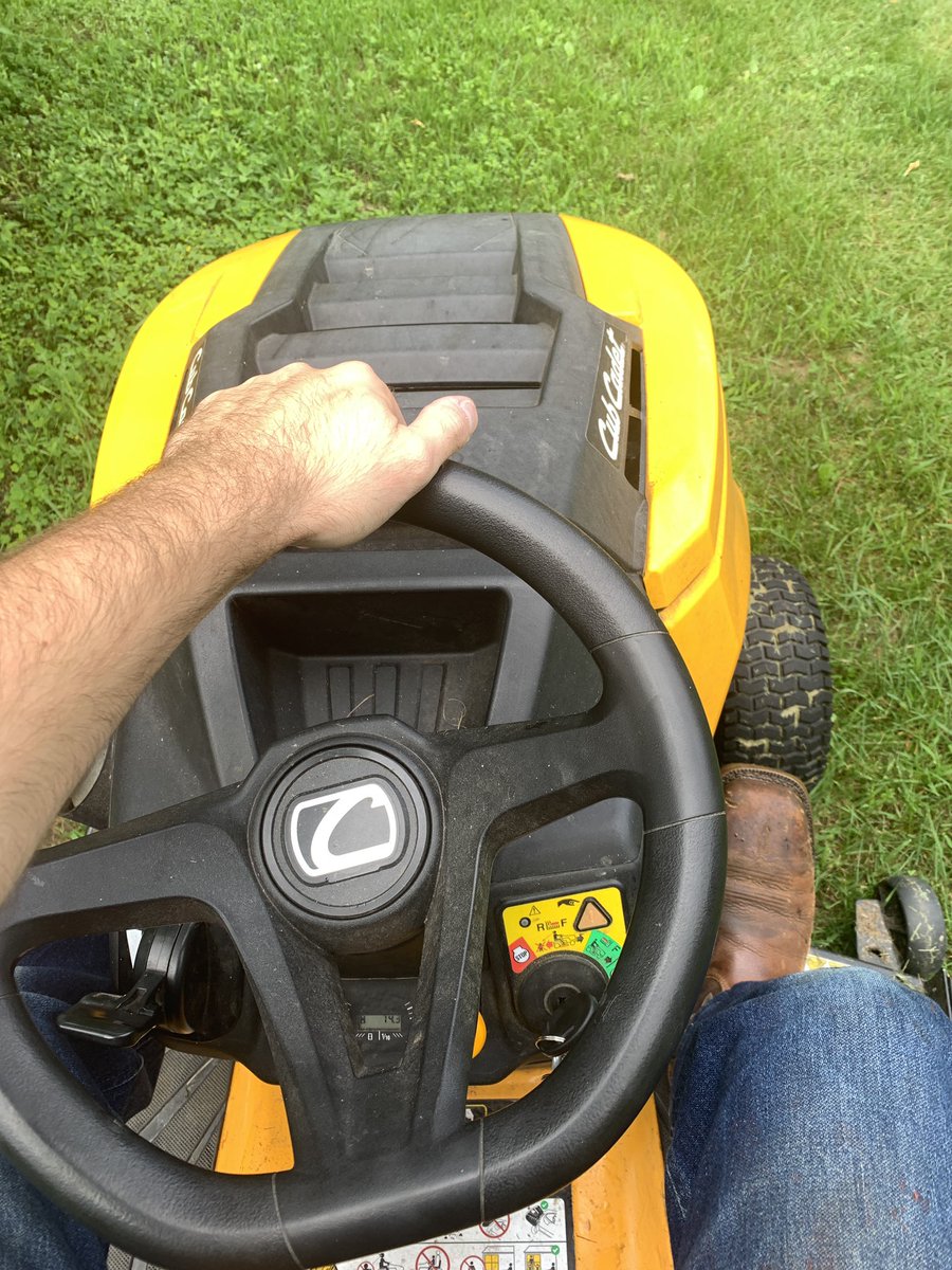 2AEnjoyer's tweet image. Time to do the front yard