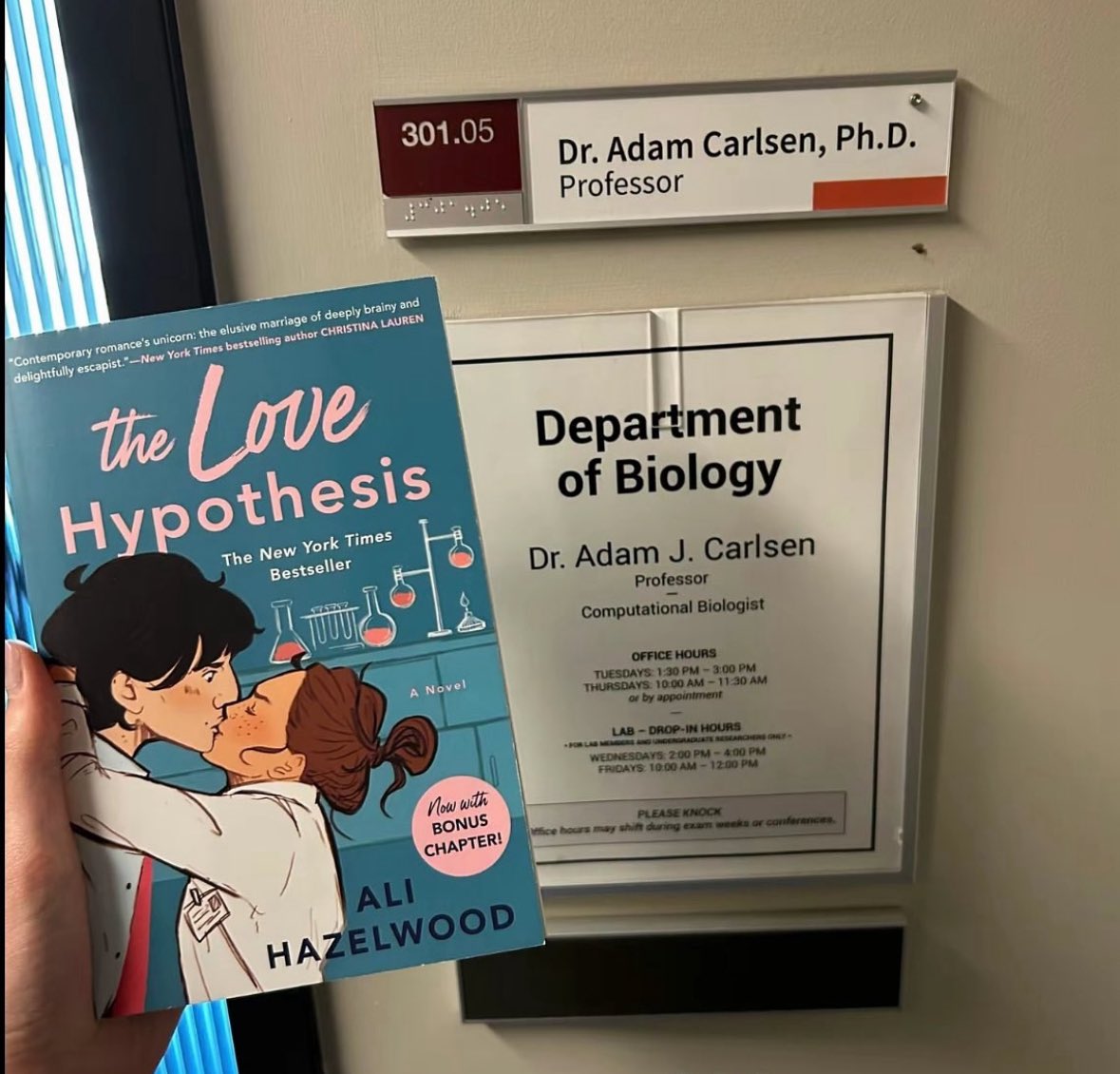alicenthoetower's tweet image. // HOW CAN ONE BE AVERAGE ABOUT THIS WDYM THATS HIS OFFICE SIGN