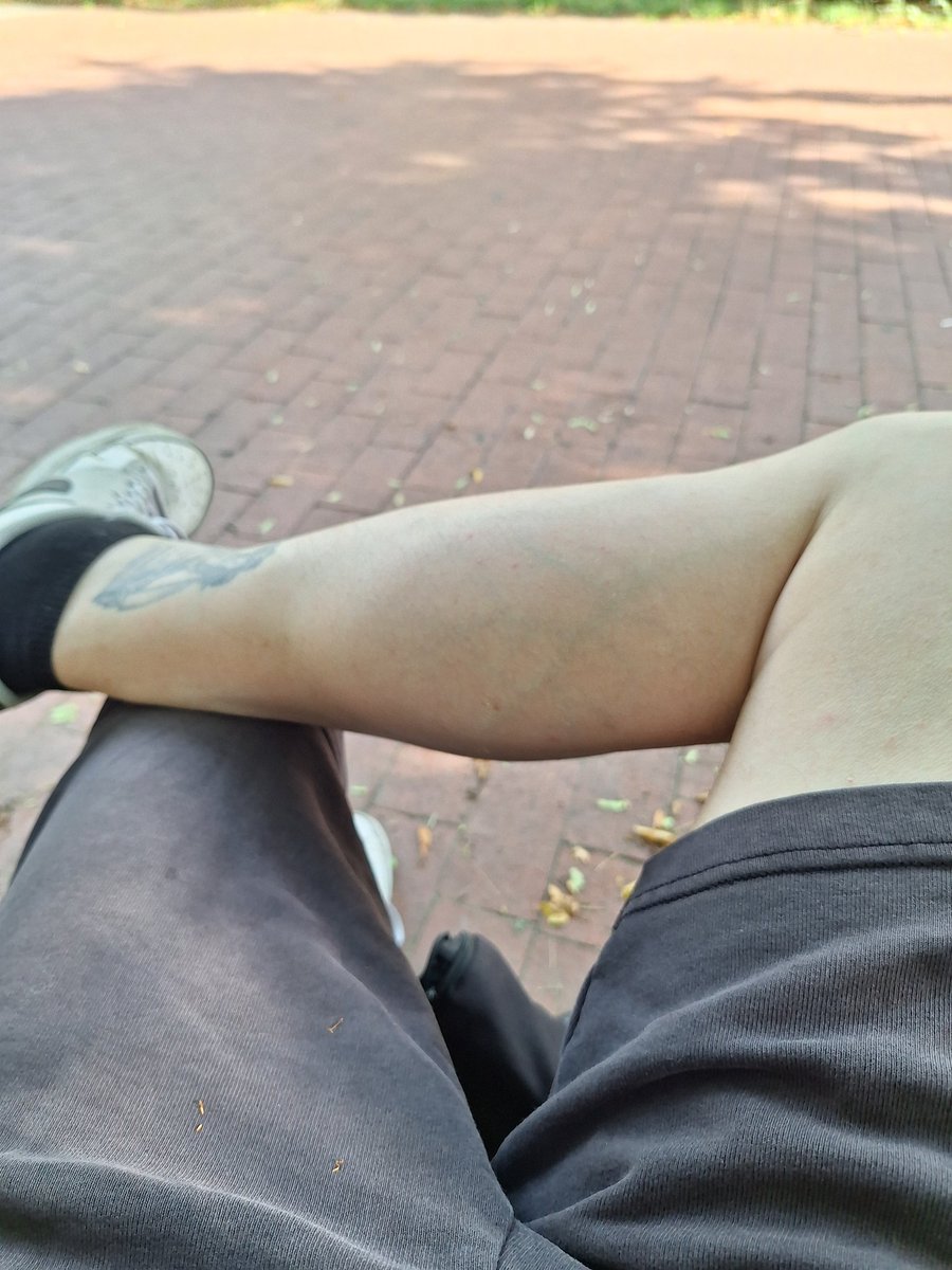 AchBla's tweet image. Fange an, Sonnenbräune anzunehmen. 🥰