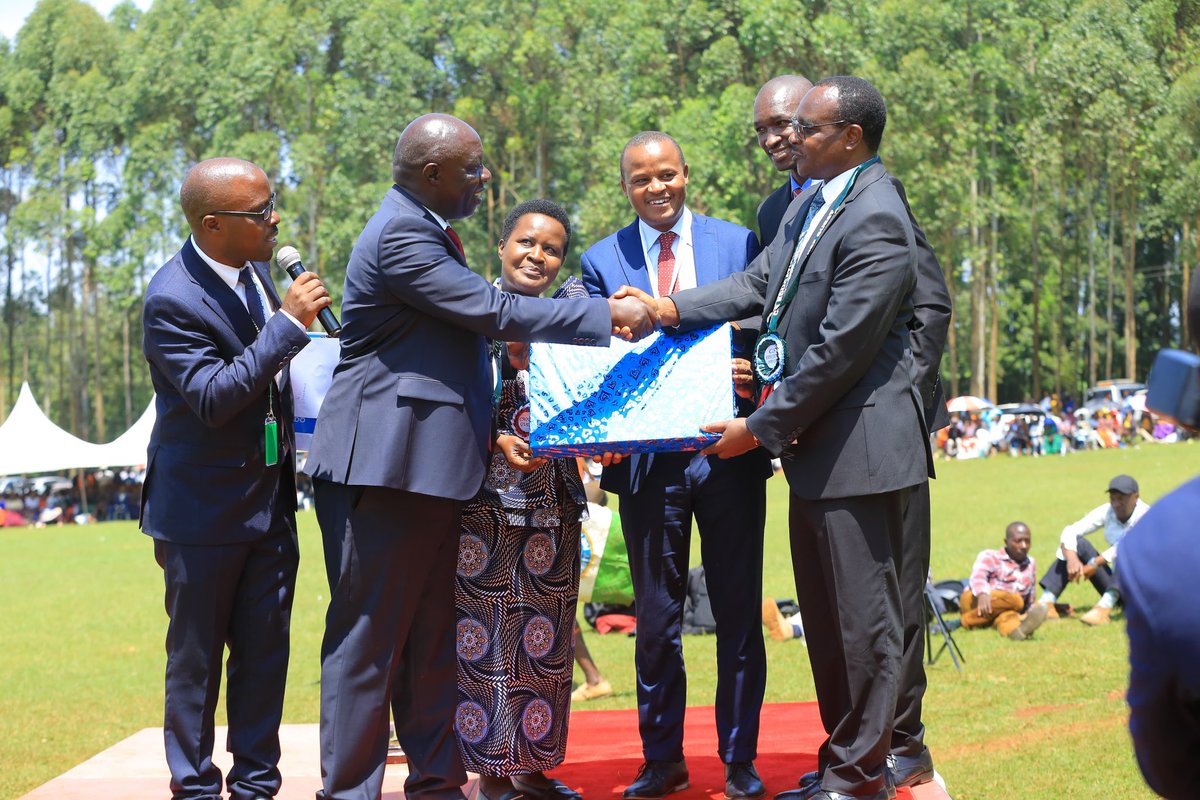 Yesterday at Riokindo National Boys School, hosted CS Education where I pledged KSh5M (NG-CDF) for new classrooms to alleviate congestion; CS pledged ministry support and matched it making a total of KSh10M. 

I also advocated for:  

✅School bus for Riokindo Girls' School