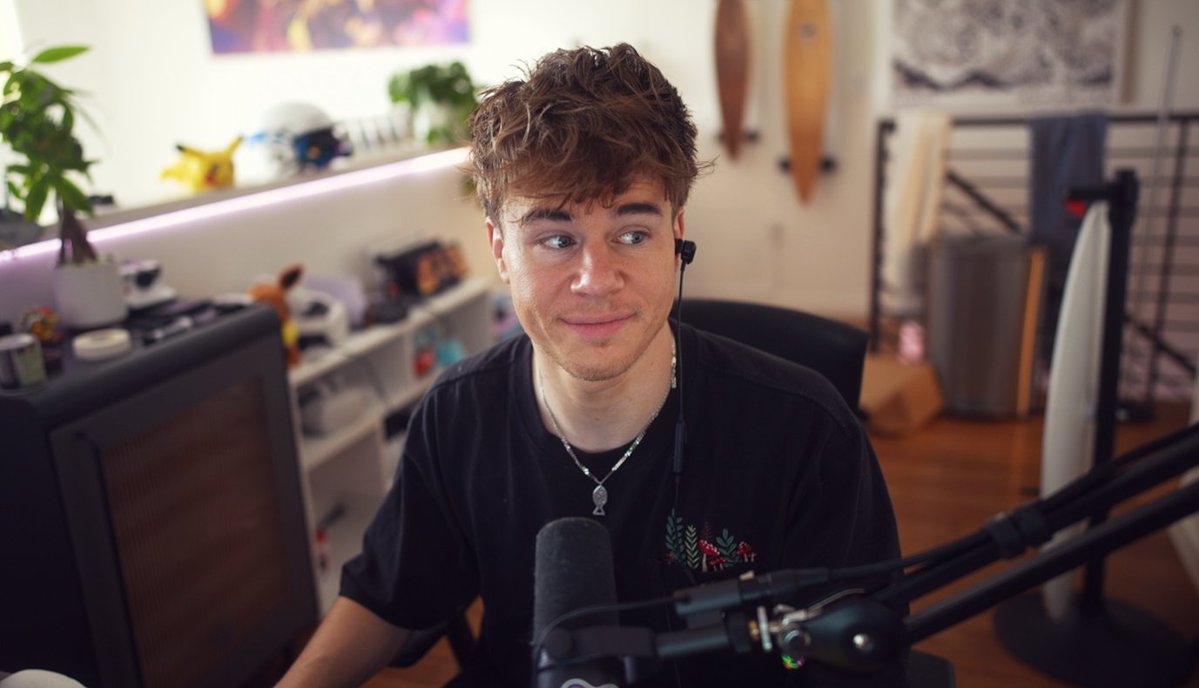 blauskiii's tweet image. WE ARE BACK
News, clips, videos and more
then gaming and grinding VALO today
live twitch.tv/blau