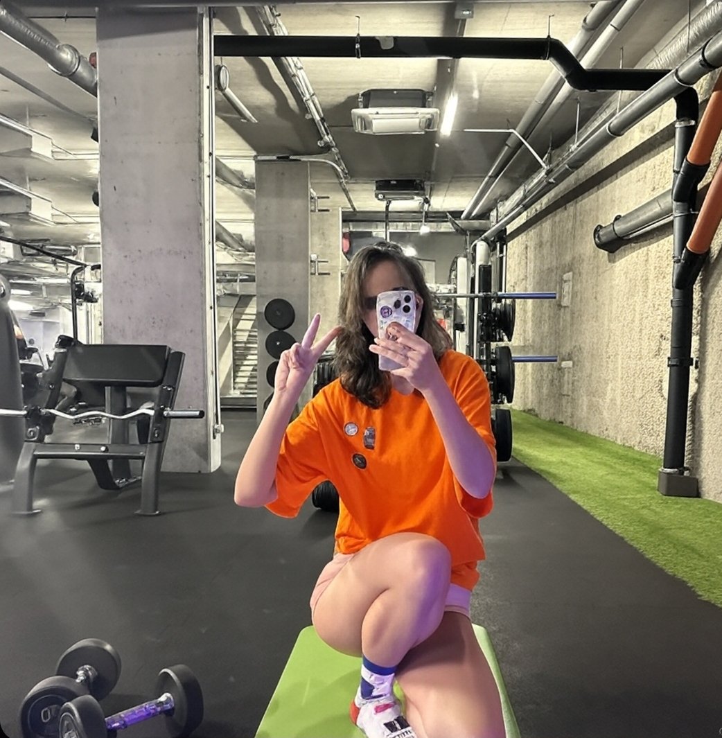 blazesgl's tweet image. Me: Getting ready to test the $sign super app
Gib me some oranges 🍊 😋 @0xzoe_im @ClaireMa12 @banddyweb