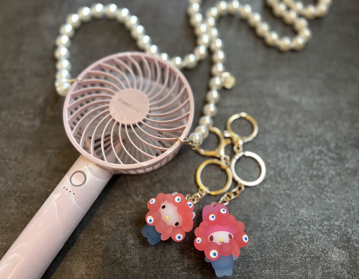 CHANEL クリアアクリルキーホルダー 𝗺𝗮𝘀𝗮𝗺𝗶𝗻 ᥫ᭡ on X: