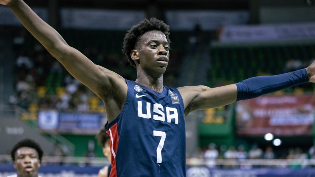 TomCrean's tweet image. There’s a lot to like about AJ Dybantsa but his defensive upside is as big as any. Not good but ELITE potential defensively. Length, quick, recovery speed, hand speed , shot challenges + twitch. Once he gets dealing w/ screens +multiple efforts LOOK OUT ! @BYUMBB