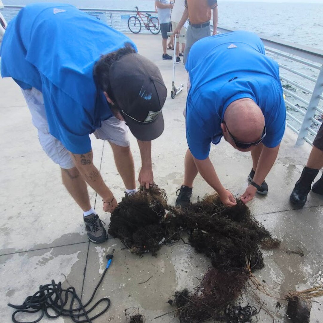 StPetePier's tweet image. Proud to partner with @floridaaquarium on a clean-up dive at the #StPetePier on June 28, with a successful removal of 475 pounds of trash.

Thank you to The Florida Aquarium for helping to #KeepOurPlanetBlue 🌎🌊