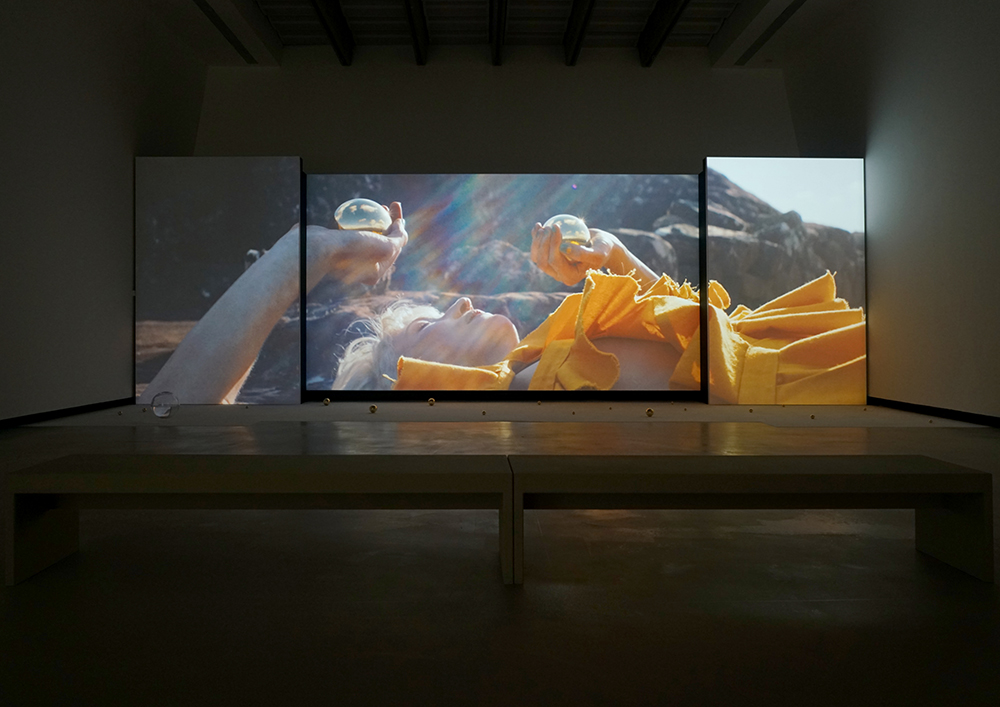 AestheticaMag's tweet image. Water connects the artistic practices of countless generations and origins.
A new exhibition at @Museo_MAXXI explores the dynamics and politics related to access to land, water and infrastructure.
Until 17 August: maxxi.art/en/events/some…