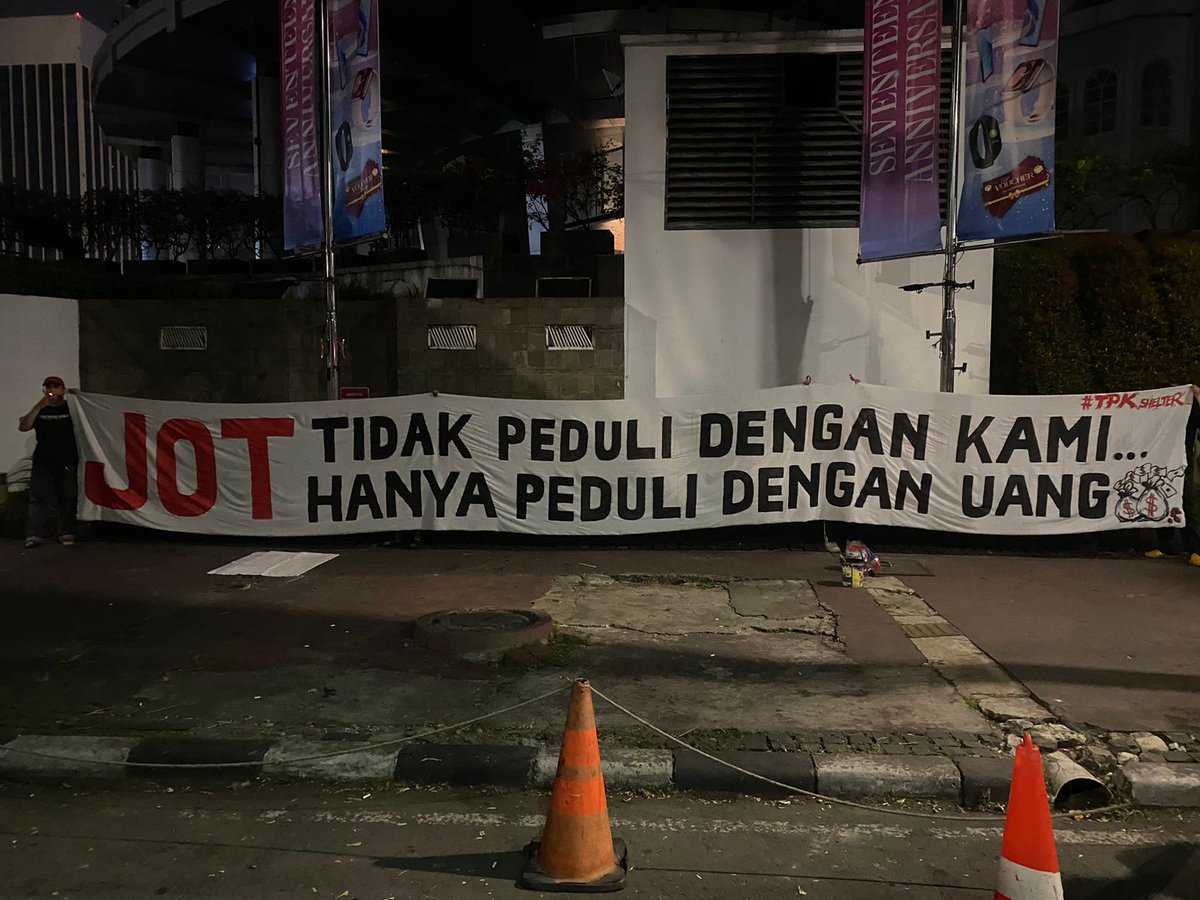 teampojokkanan's tweet photo. Masih tetap sama @officialJKT48 
#manajemenbobrok
#hajinobunka https://t.co/6KxEaisN9c