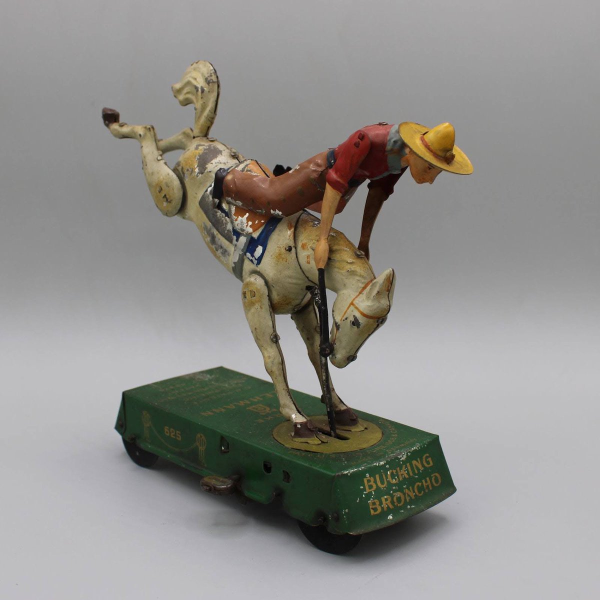 Today is National Day of the #Cowboy! 🏇 Celebrated annually on the fourth Saturday of July, it encourages the preservation of cowboy history in the US. Take a look at this toy and many other on the Museum’s free #CollectionsOnline Portal bit.ly/x-toys-games-p…