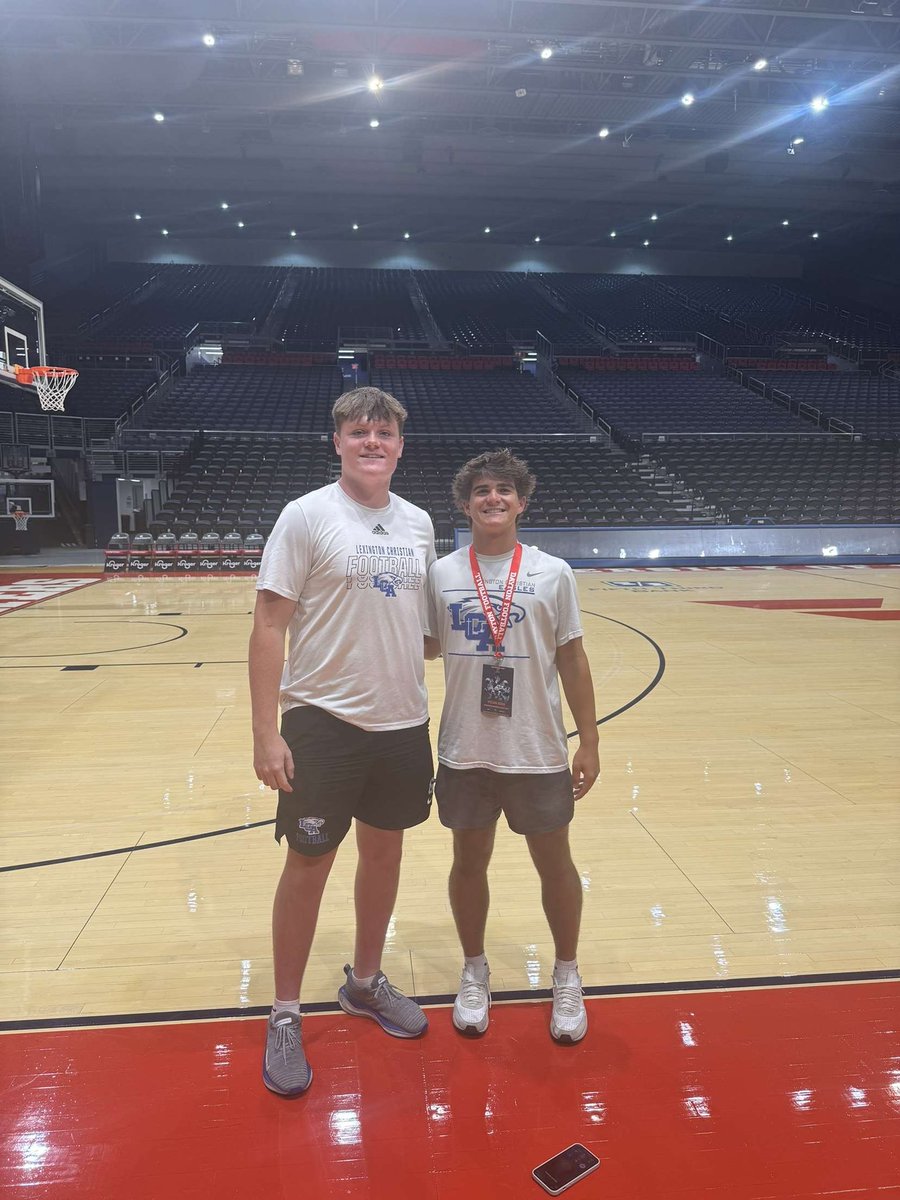 Tylerking_9's tweet image. Had a great time at @DaytonFootball yesterday! Thank you to @CoachOrts and @coachyakes7 for having me and teaching me about UD!
@TDAndrews4 @Oakley_Watkins @cornell_burbage @draydenburton @MattieLebryk @willvernon18
