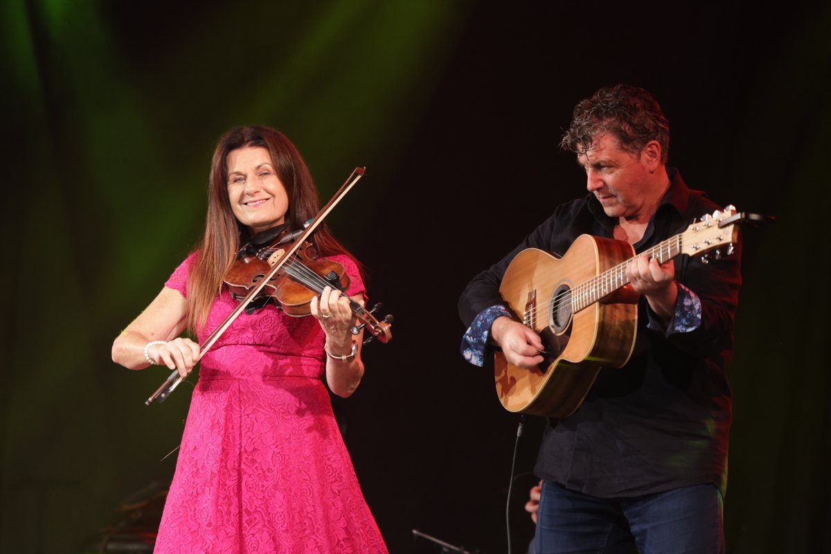 DescubreIrlanda's tweet image. 🎶 Disfruta del espectáculo más vibrante de Irlanda con Trad on the Prom, todo un referente cultural en la costa oeste, en pleno corazón de la Wild Atlantic Way.
🎟️ Descuento exclusivo del 20 %
Reserva en 👉 go.irlnd.co/g7dyqvuz
Usa el código: IRELAND