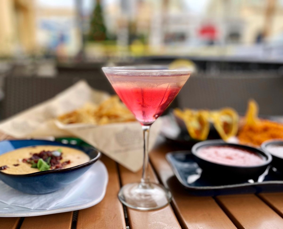 🎤 Got snubbed by the Coldplay jumbotron? We’d never do you like that...

At Hussong’s Cantina, everyone’s VIP:
🍹 Libations that deserve a full camera pan
🌮 Street tacos with main stage energy
🎶 Vibes loud enough to headline their own tour

😉 #HussongsCantina