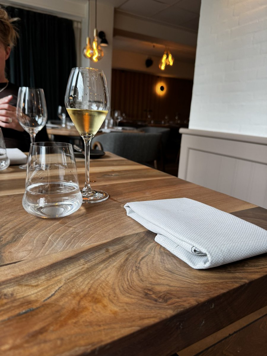 Skaarspace's tweet image. Rare night without the kids
7 course meal
All the wine we can stomach
🫶🏽
