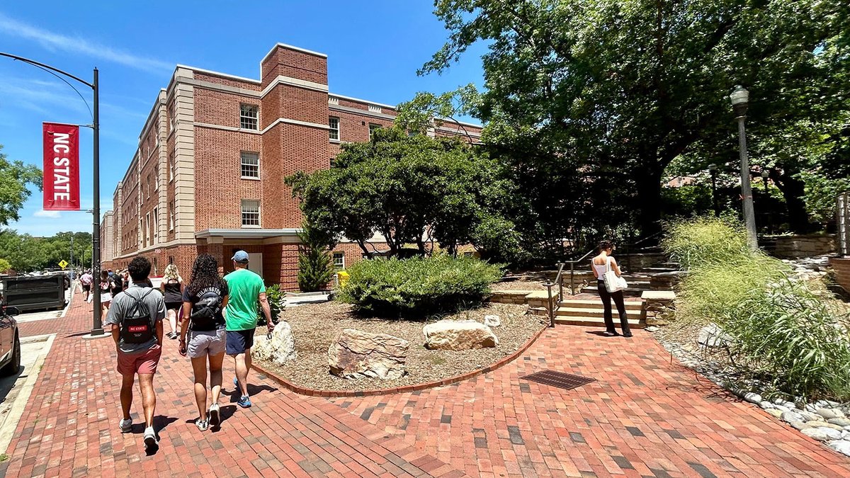 NCStateAlumni's tweet image. Join a student-led campus tour and explore the lively spaces, quiet places, hallowed halls and hidden gems that make our university feel like home.
Take a walk with us: ncst.at/aiqF50WvlNS🚶