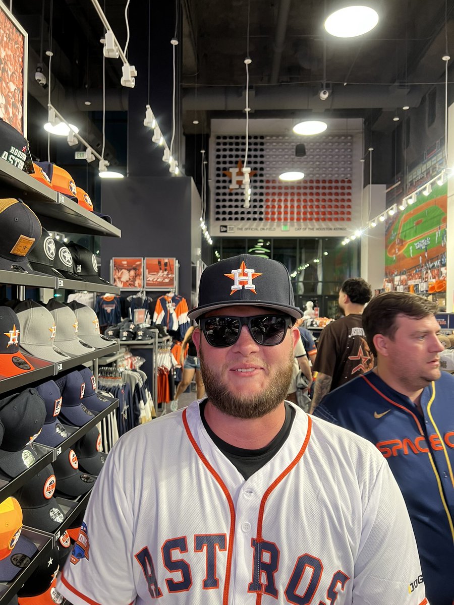 CoachAustinTX's tweet image. Had a great time at the Astros game last night…even though we got whooped! Definitely coming back again!

Go Astros! #Astros #HoustonTX