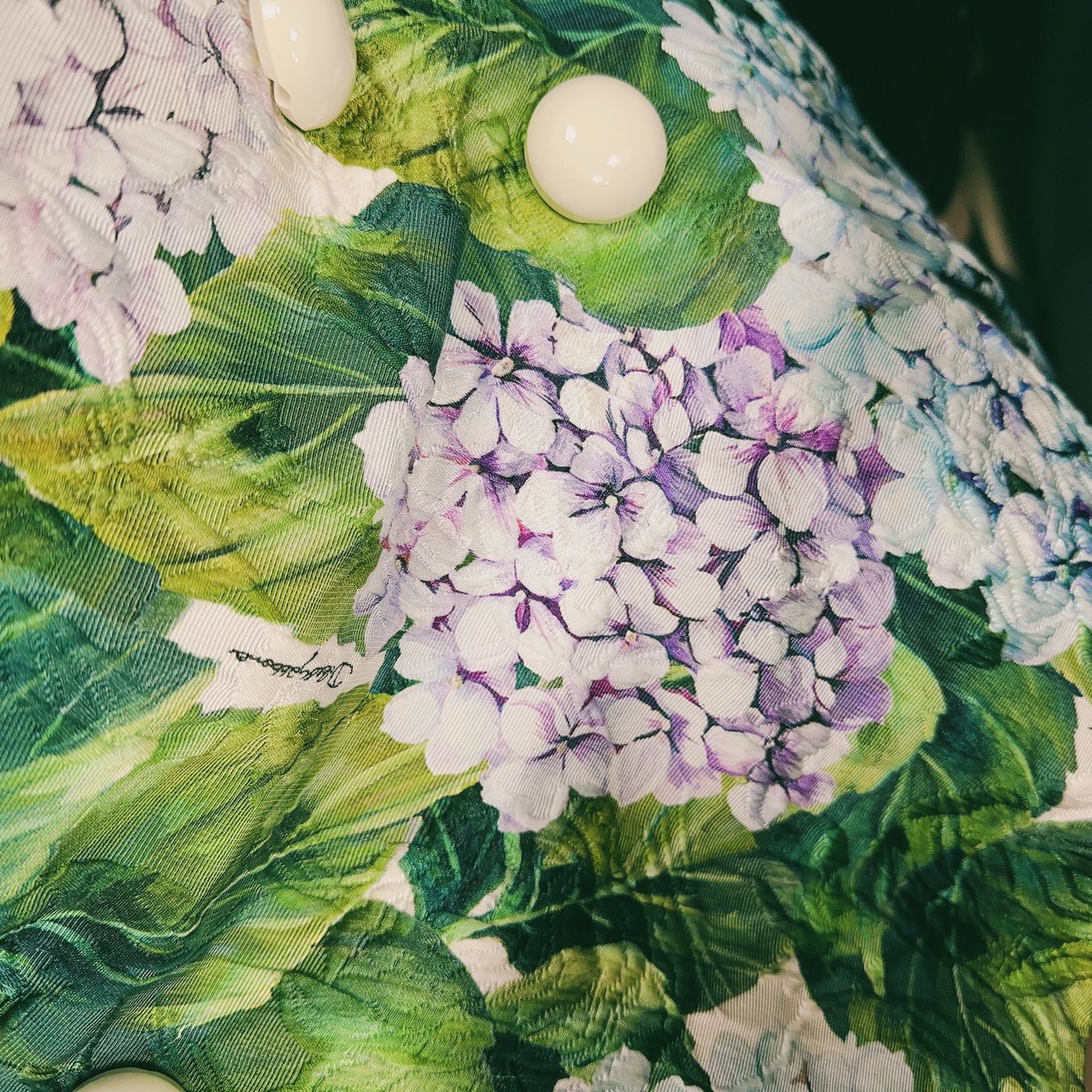 keri_ksb's tweet image. 台湾サイン会無事終了しました🤍
たくさんパワーをいただいたり、キャラクターや作品をたくさん愛していただいていることに感動したり😭
今日は晴れて良かったです！
また会いましょう🫶🏻

台灣簽名會圓滿結束🤍 大家對這部作品和角色的喜愛讓我深受感動和鼓舞😭
今天天氣真好！ 
再找機會出來碰面吧🫶🏻…