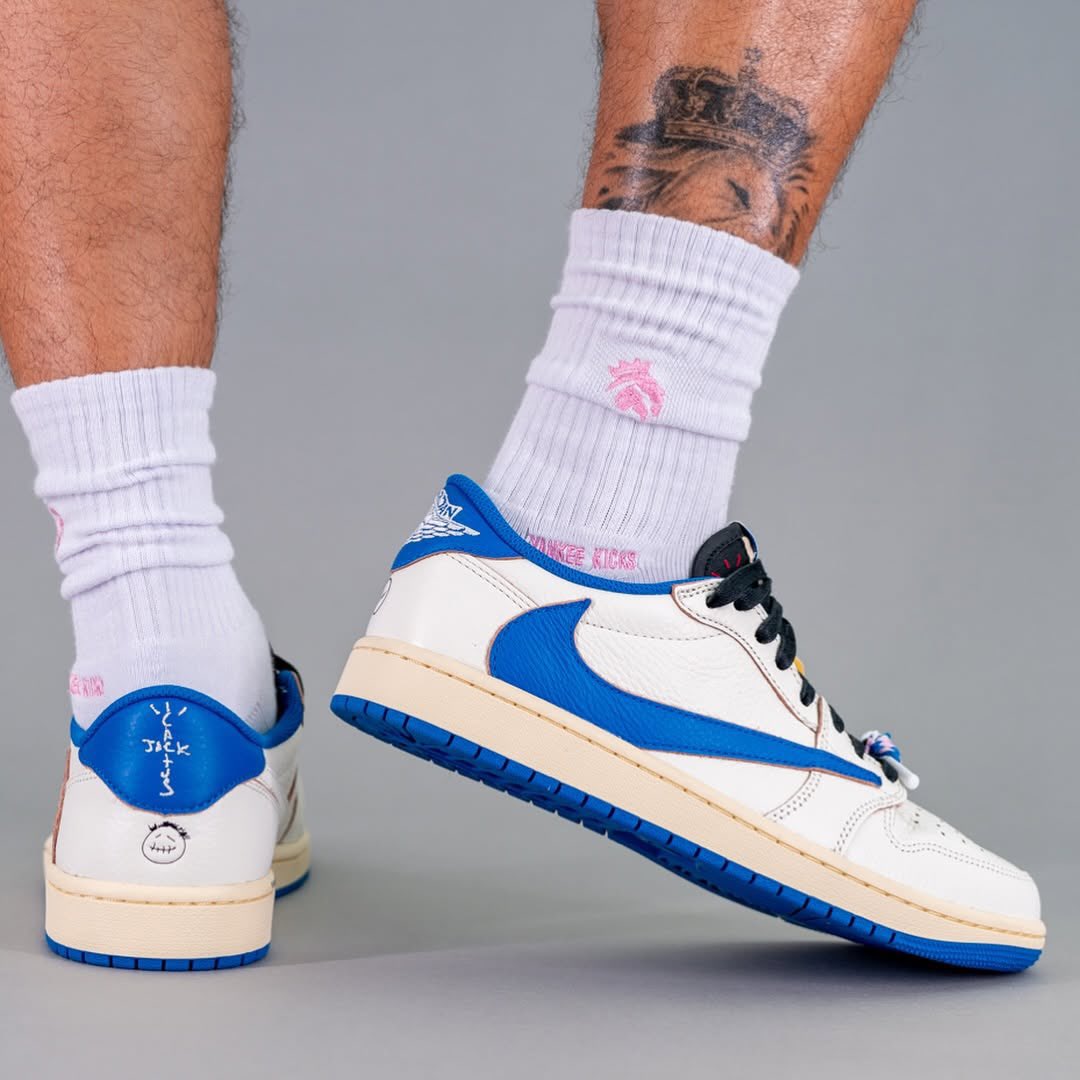AstroMagazine_'s tweet image. La prochaine collaboration entre Travis Scott et Jordan sur la J1 Low c’est un vrai banger 😶
Coloris bien doux bien compliqué à cop 👀