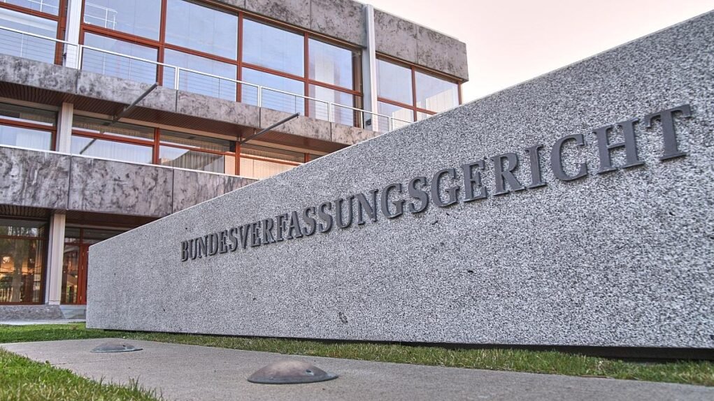HaseFalsch's tweet image. Ist mit der stockenden Wahl der beiden Kandidatinnen für das Bundesverfassungsgericht die „Transformation“ der Gesellschaft ebenfalls gefährdet oder kann der Nachschub weiterer geeigneter Personalien in die Instanzen weiter aufrechterhalten werden?
Die Indizien sagen eher „Ja“,…