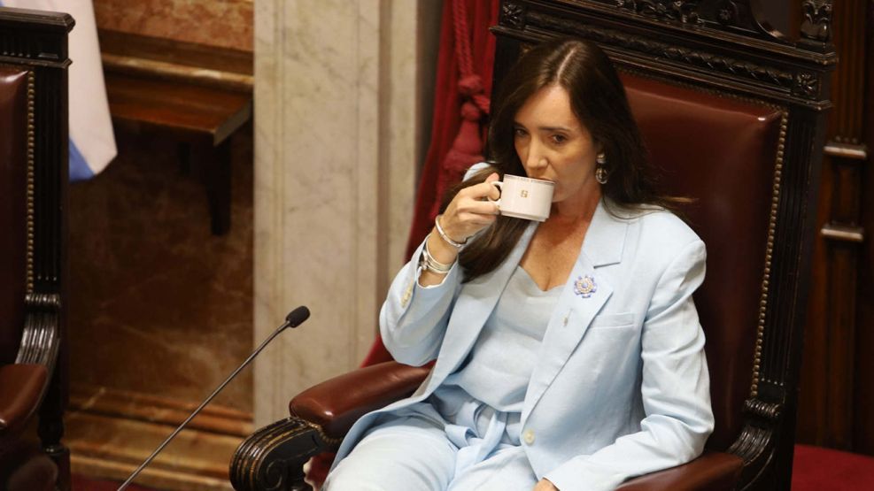 Witchreinaa's tweet image. Todo lo que hizo kukarruel hoy,se los dije Pero muchos me llamaron mentirosa kjjj
No quiso ir sola, pidió llevar a su gente de confianza pero se negó a informar quiénes eran. Les bloquearon los QR. Si quería ir, tenía que ser sola. No aceptó. Y encima se enoja.
¿Cómo vas a…