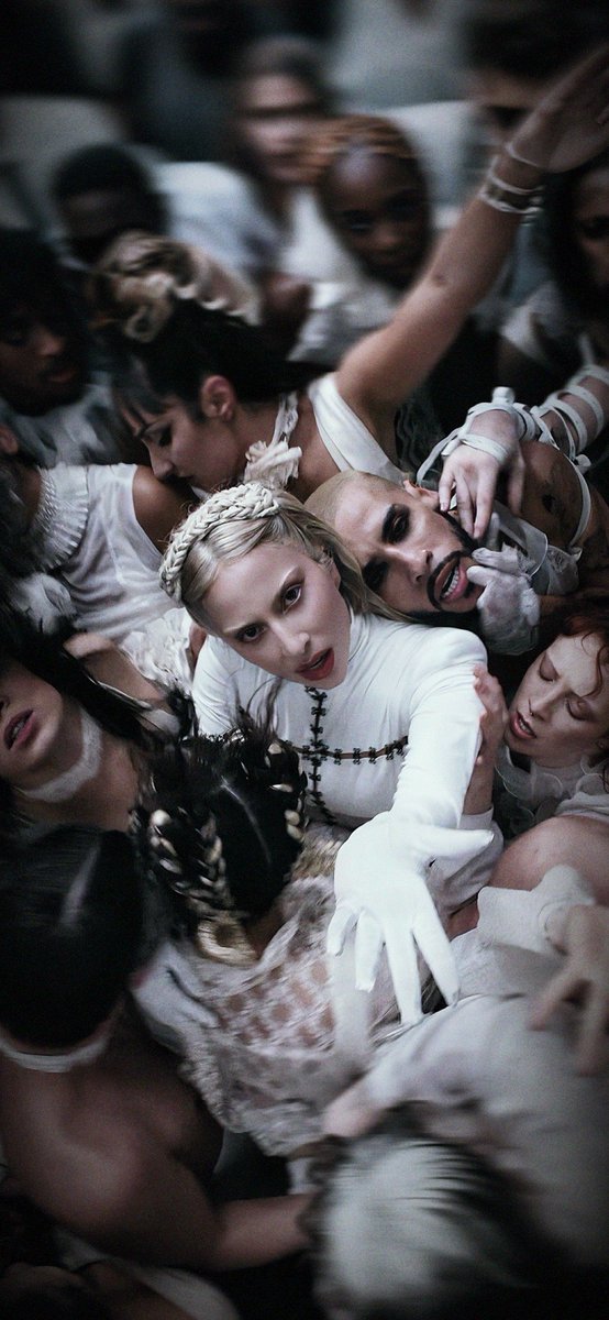 suporteladygaga's tweet photo. #StreamAbracadabra https://t.co/Ovp7kBr8kh