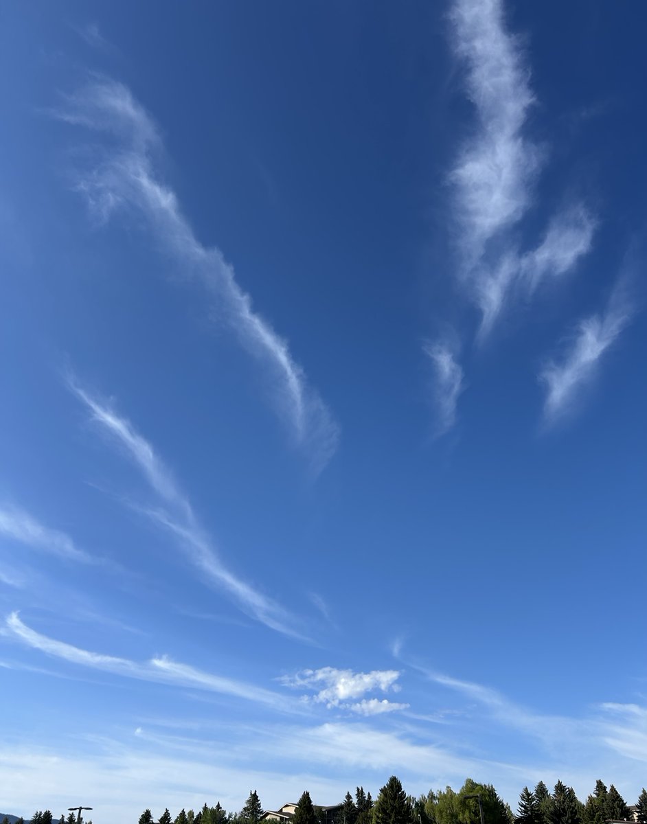 barrett_t's tweet image. Finger clouds