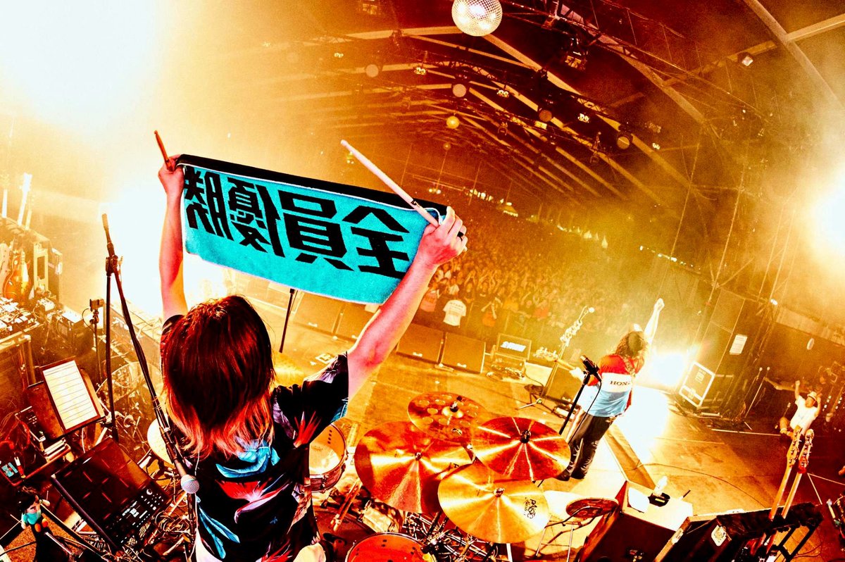 kiuchiSBM's tweet image. フジロック!
レッドマーキー!!
ありがとうございました!!!
ヒロトとマーシーと一緒に曲を演奏するなんて考えたこともなかったよ。
こんな幸せな夜があるんだ。
この興奮はいつになったら冷めるんだろうか。
余韻が消えない夜。
いや、ずっと消えないでいい。
📸@hamanokazushi