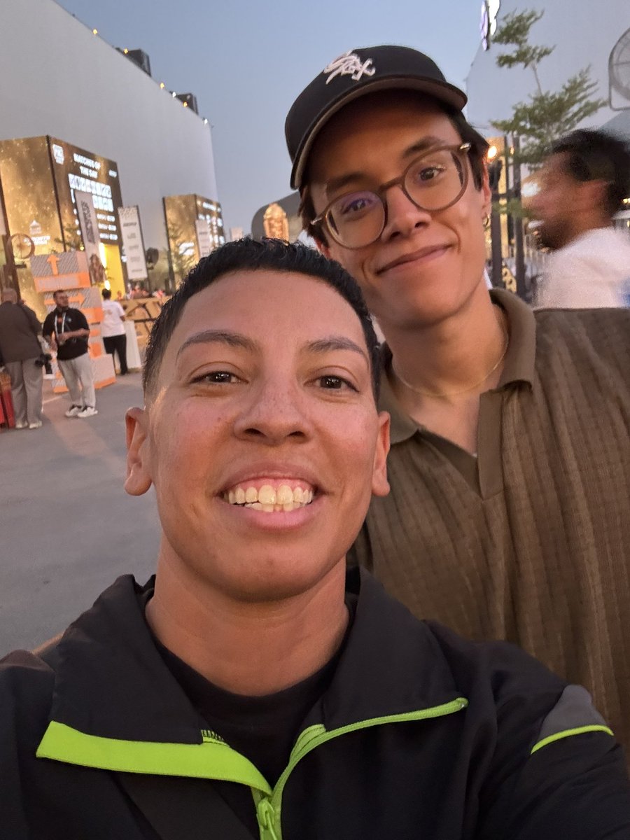 Bee A Harris tweet media