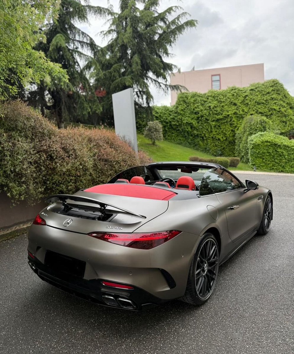 OtsileJK's tweet image. Shark-faced 469hp Mercedes-AMG SL 55