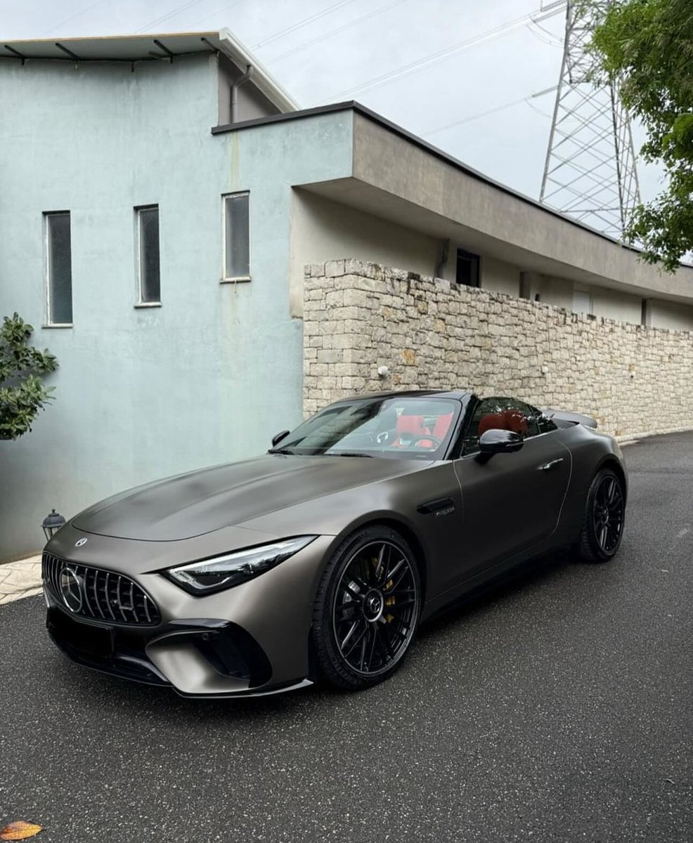 OtsileJK's tweet image. Shark-faced 469hp Mercedes-AMG SL 55