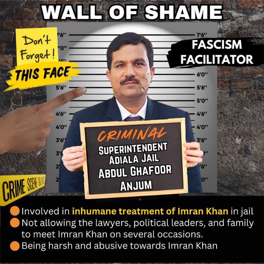 PTIKPOfficial's tweet image. وقت بدلتے دیر نہیں لگتی۔
عبدالغفور انجم سپرٹینڈنٹ اڈیالہ جیل‼️ یاد رکھنا اگلی بار سسپنڈ نہیں برخواست کیا جائے گا تمھیں سزا دلوانے سے پہلے۔ لمبی جیل تمھاری منتظر اور اس جیل کی جیلر پاکستای عوام ہوگی انشاللہ