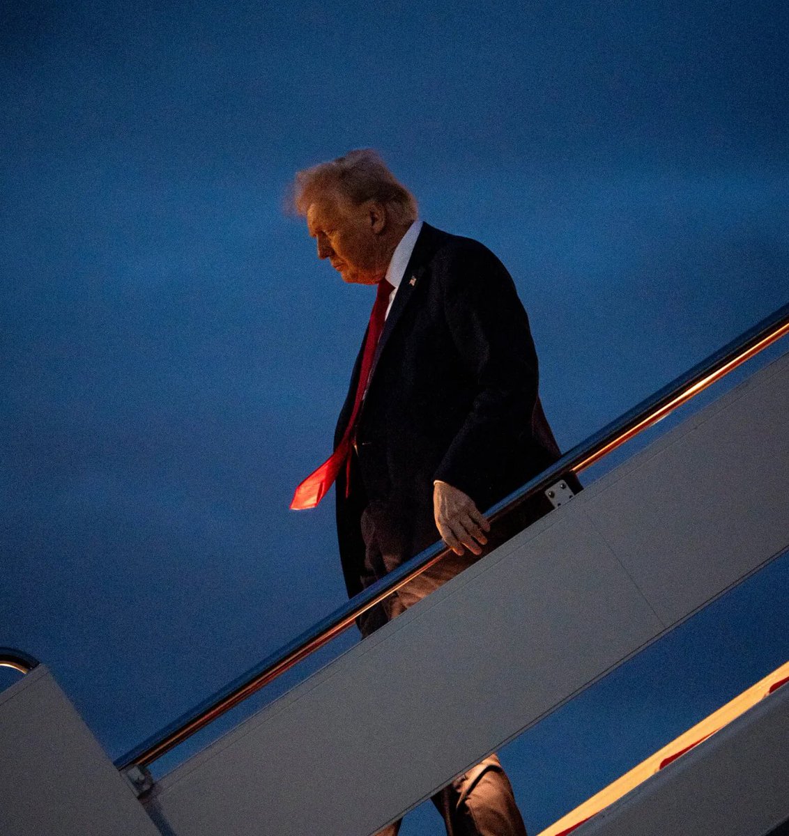 TIolga2's tweet image. Do you agree with Trump telling Europe they better get their act together on immigration or they won’t have a Europe anymore ?
YES or NO ?