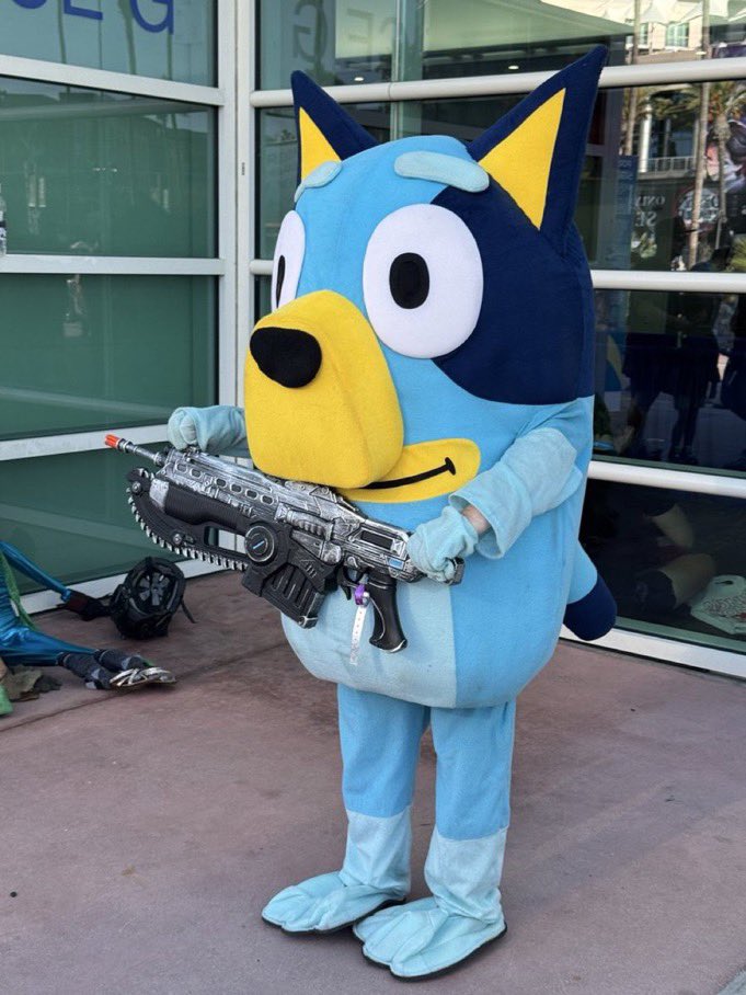 gearshead02's tweet image. Bluey is a gears fan