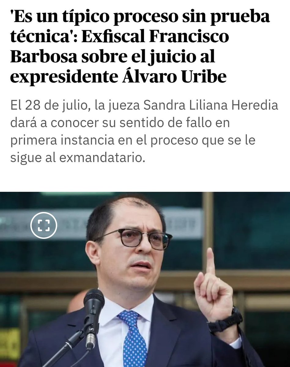 emiliolagos1's tweet image. Este era el fiscal que debería perseguir judicialmente a Uribe, pero actuó como parte de la bancada de la defensa.
Fue una vergüenza histórica.