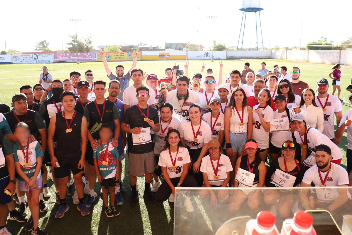 AndreaChavezTre's tweet image. ¡Hoy corrí con mis amigos del Noroeste de Chihuahua!
Infinitas gracias a quienes participaron en esta carrera de 5km de Casas Grandes a Nuevo Casas Grandes. Para fomentar la activación física, la cultura del deporte y la integración comunitaria.
Gracias por despertarse tan…