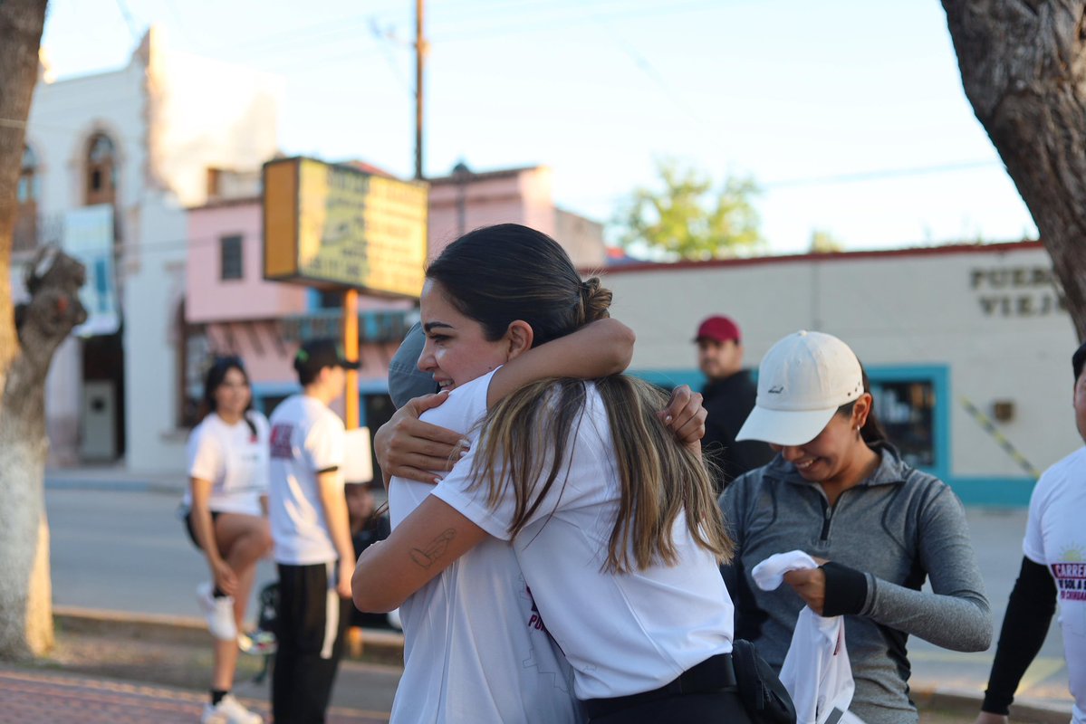 AndreaChavezTre's tweet image. ¡Hoy corrí con mis amigos del Noroeste de Chihuahua!
Infinitas gracias a quienes participaron en esta carrera de 5km de Casas Grandes a Nuevo Casas Grandes. Para fomentar la activación física, la cultura del deporte y la integración comunitaria.
Gracias por despertarse tan…