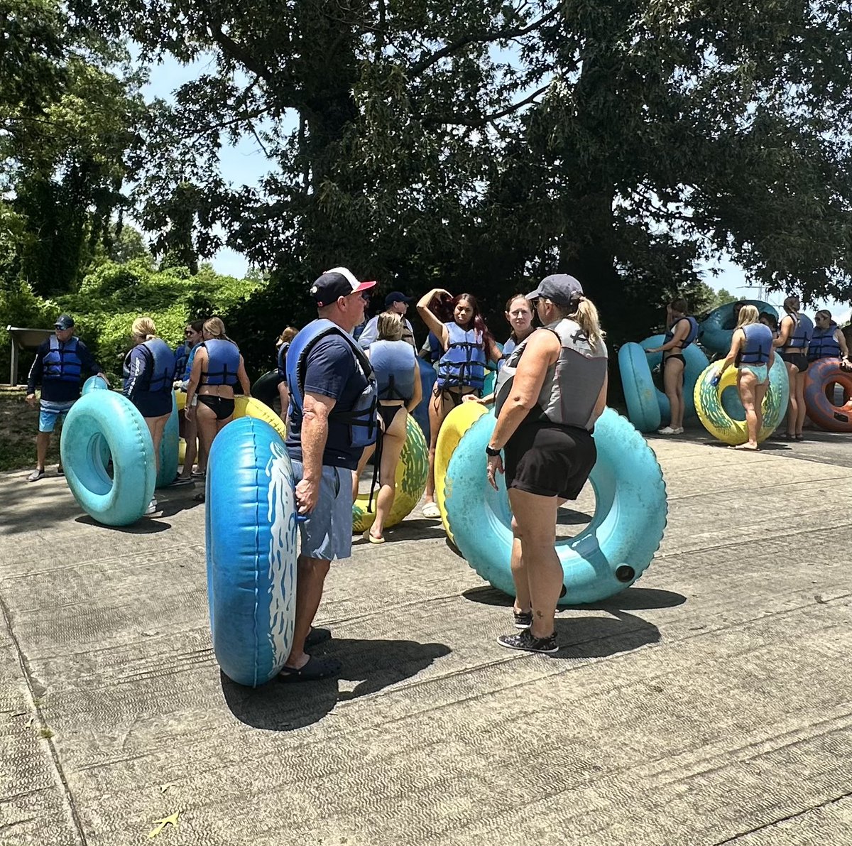 TampaMustangsRT's tweet image. We had a great time tubing in TN with the whole Tampa Mustang RT Family ☀️