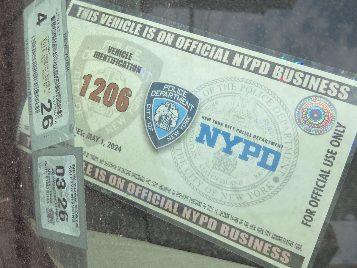 placardabuse's tweet image. Oh, you know, just using a @NYPDnews placard that expired more than a year ago to park illegally in a location where it's illegal to use a placard.
#PlacardCorruption
#NYPDinsurrection
