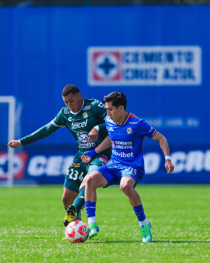 AzulBasicas's tweet image. ¡Comienza el segundo tiempo!
#CAZ 1-0 #LEÓN
#Sub21