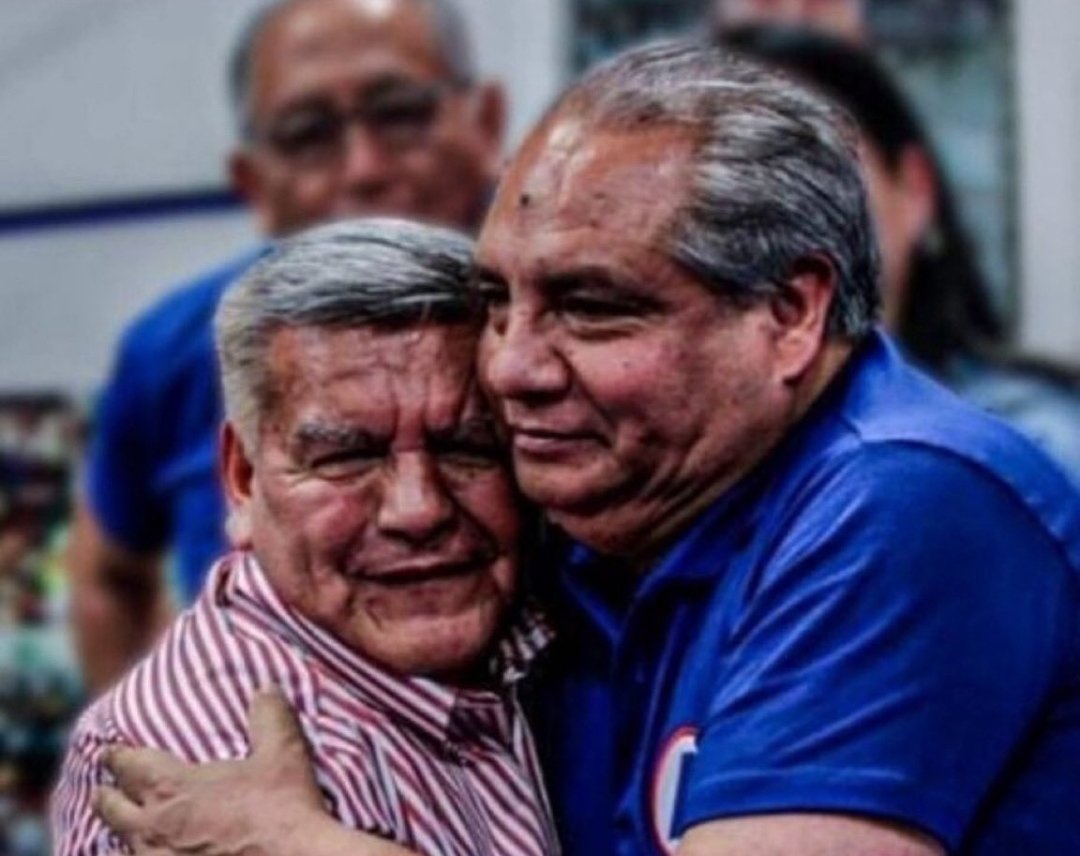 Michael Finseth (@finsethmichael) on Twitter photo <a href="/MTC_GobPeru/">Ministerio de Transportes y Comunicaciones</a> Con mi papi Acuña!!!
Renuncia incompetente. <a href="/MTC_GobPeru/">Ministerio de Transportes y Comunicaciones</a> Con mi papi Acuña!!!
Renuncia incompetente.
